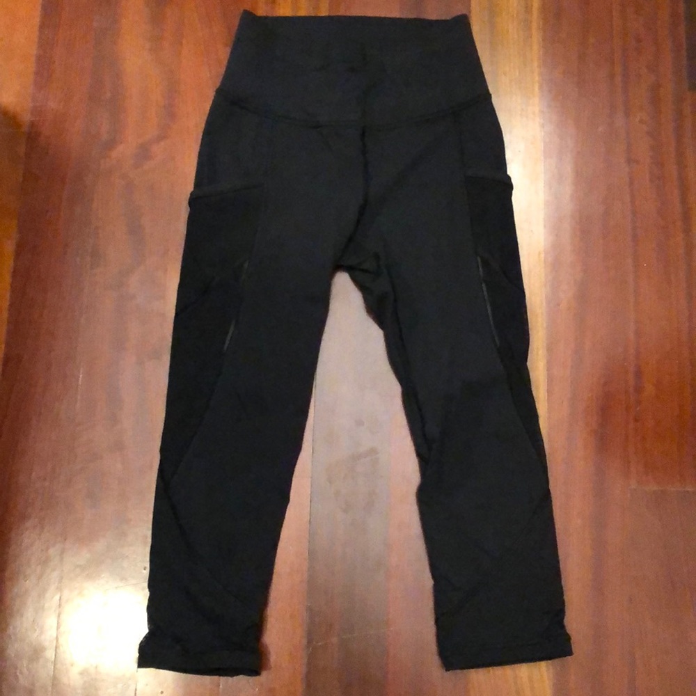 Black Lululemon Leggings with Mesh Pockets, Size 4